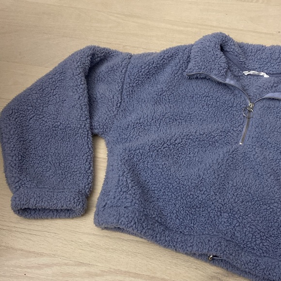 Soft Fluffy Cropped Sweatwer - Small - 3/4 Zip - Picture 2 of 8